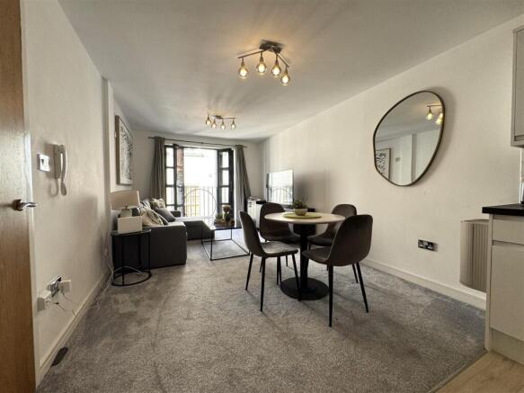 Living room pic 12.jpeg