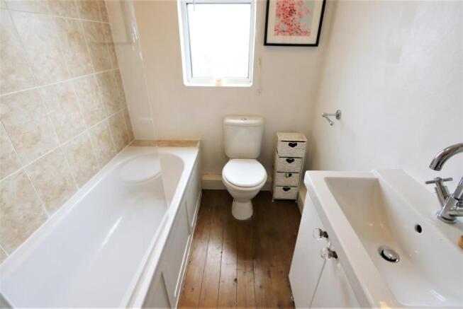 FAMILY BATHROOM