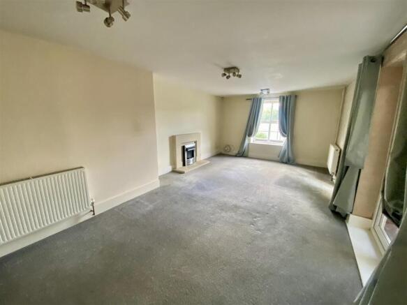 3 bed Semi-Detached for sale Image 5