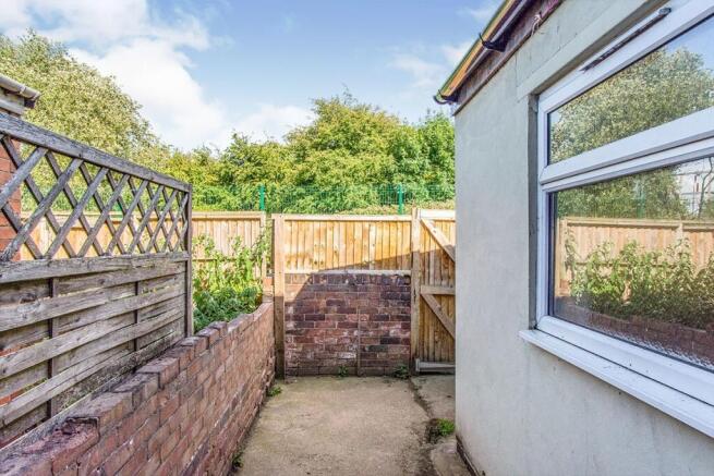 2 bed Terraced to rent Image 8