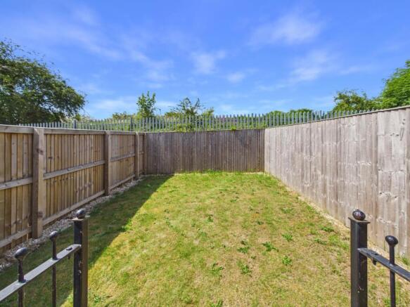 3 bed Semi-Detached for sale Image 8