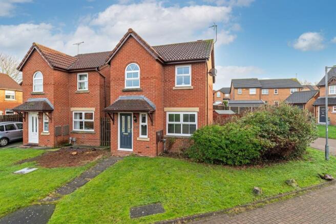3-bed detached on Waterside Drive, Frodsham, WA6, £255,000