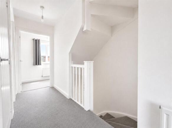 House in Fareham - More