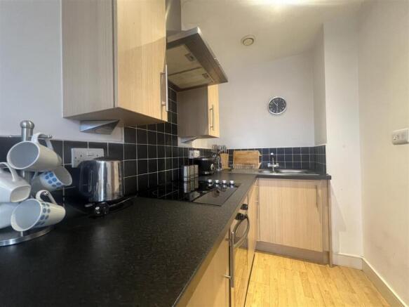 1 bed Apartment to rent Image 5