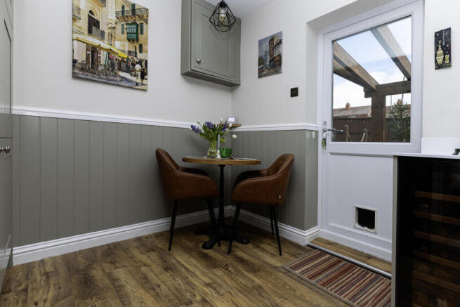 2 bed Semi-Detached for sale Image 8
