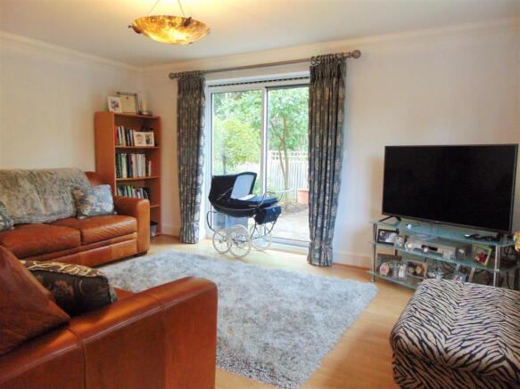 Lounge/Snug