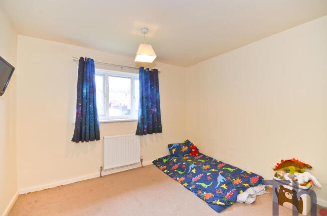 Bedroom 2 (2).JPG