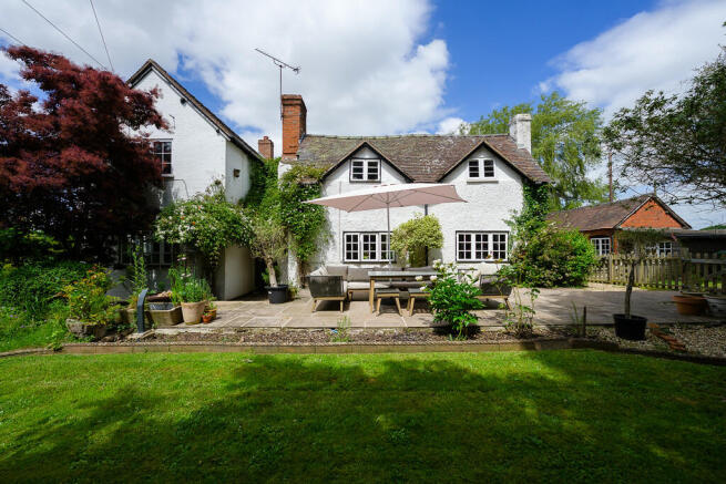 Oaklands Cottage-...