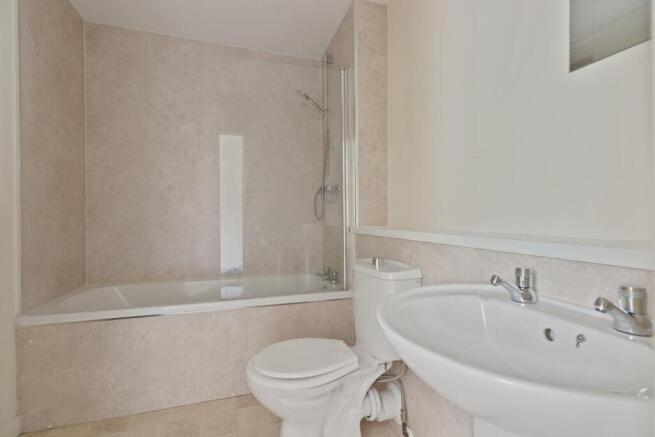 2 bed House for sale Image 4