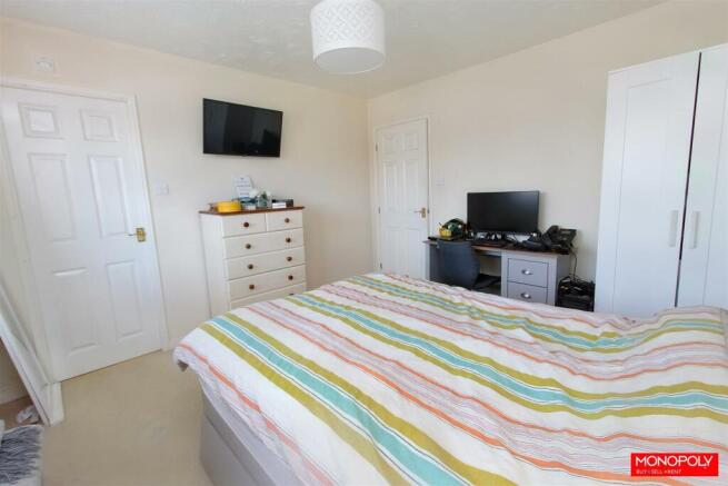 Master Bedroom..jpg