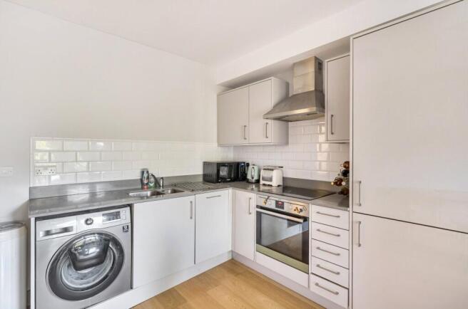 1364377-15-68f658...