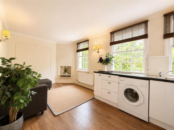 Lounge/Kitchen