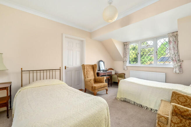 4 Medlar Drive (8...