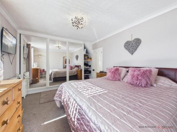 2 bed Semi-Detached for sale Image 11