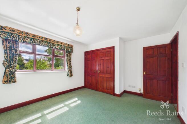 4 bed Detached for sale Image 8