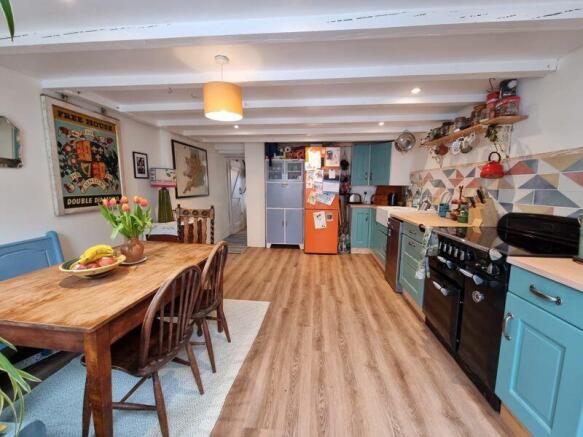 Kitchen /dining room