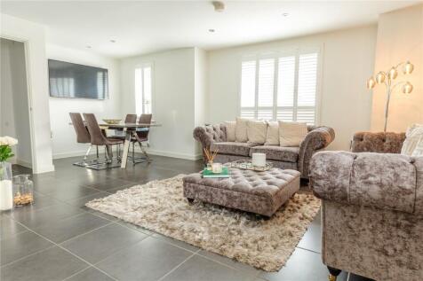 George Holmes Way, Bristol, Gloucestershire, BS16