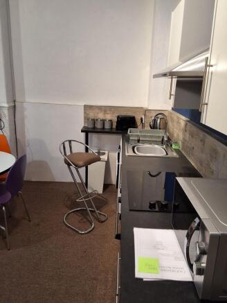 Studio to rent Image 6