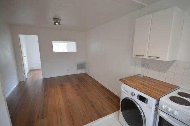 Lounge/Kitchen Ext Photo