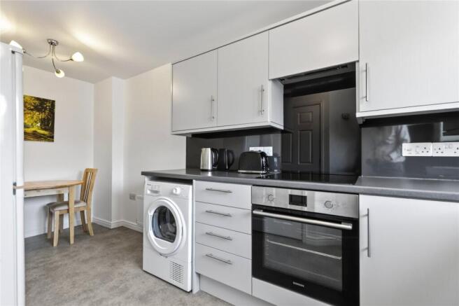3 bed Semi-Detached for sale Image 6