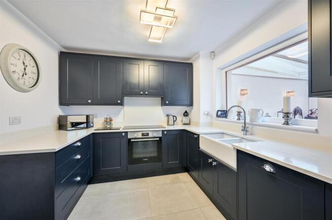 ATROBUS CLOSE, 1- (18).jpg