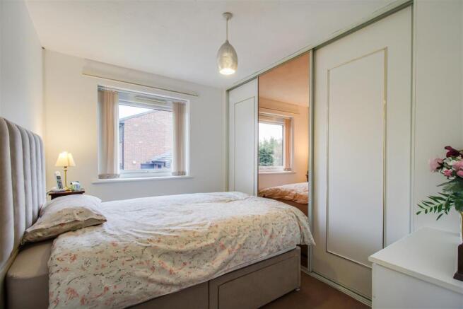 2 bed Apartment for sale Image 5