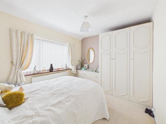 2 bed Semi-Detached for sale Image 8