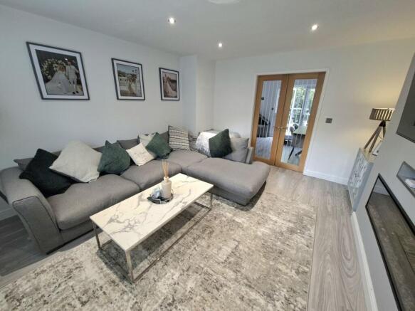 4 bed Detached for sale Image 11