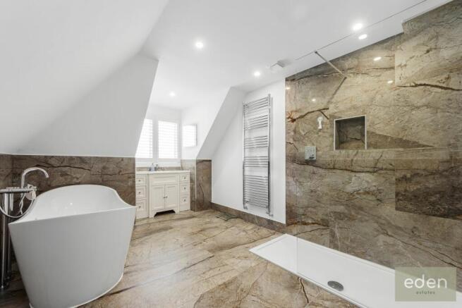 EN SUITE