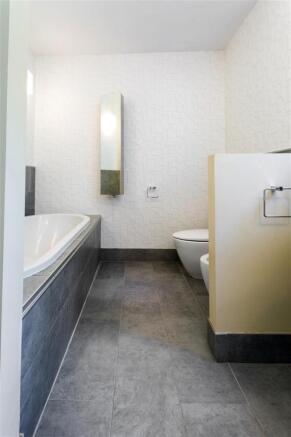 En-Suite Bathroom
