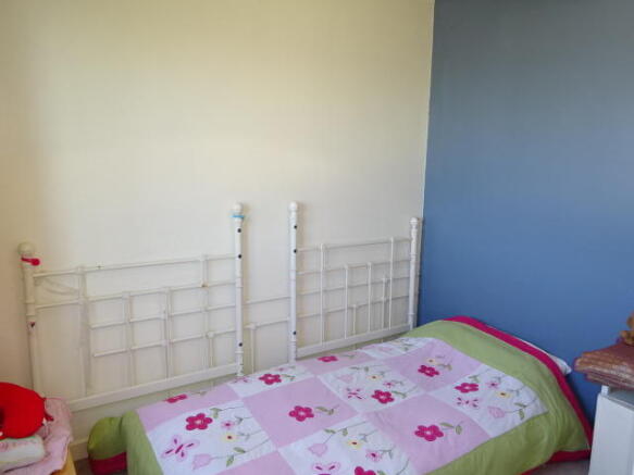 REAR BED 4