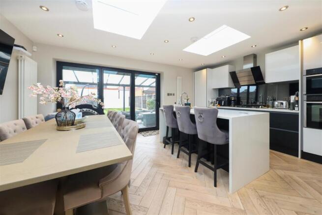 Kitchen/Breakfast Room