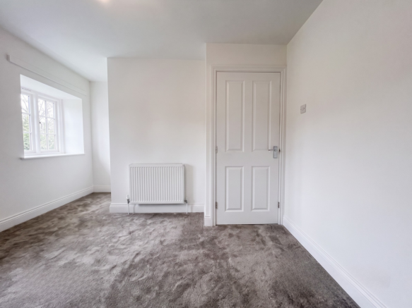 3 bed Terraced to rent Image 8