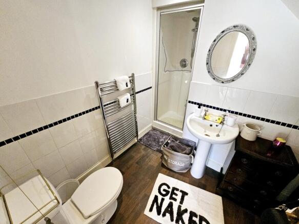 2 bed Flat for sale Image 11