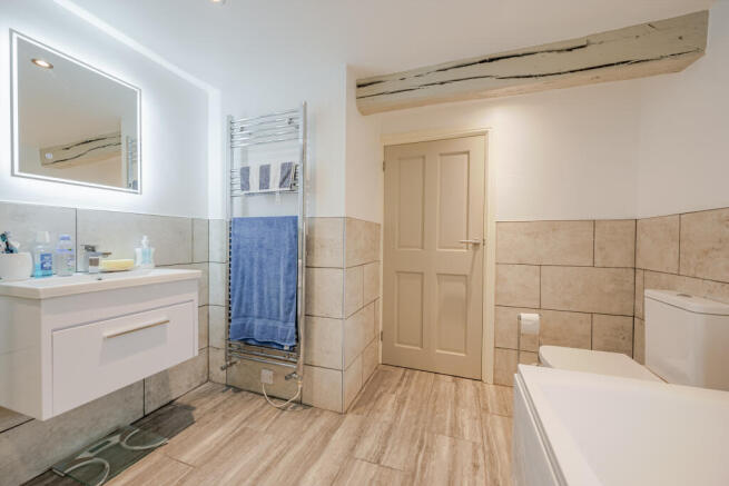 2 bed Cottage for sale Image 11