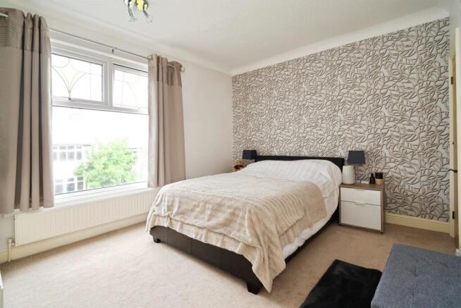 3 bed Terraced for sale Image 9