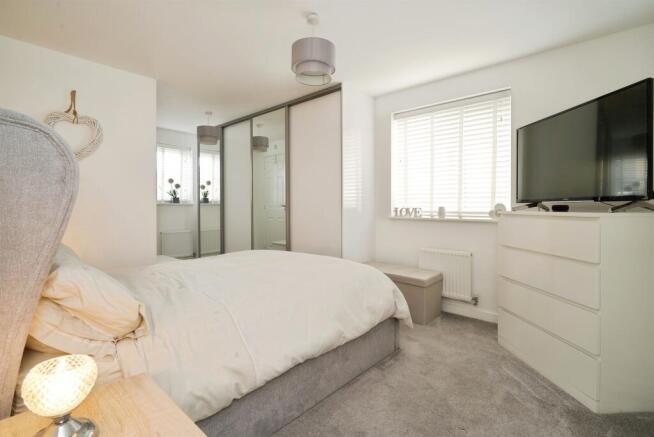 3 bed Detached for sale Image 9