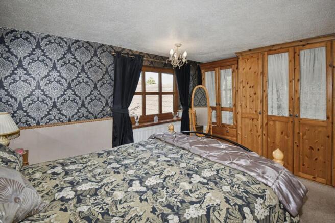 4 bed Farm House for sale Image 12