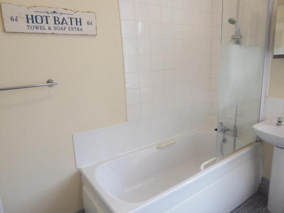 1 bed House Share to rent Image 8