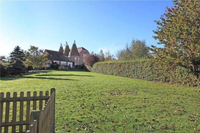 Garden / Rear