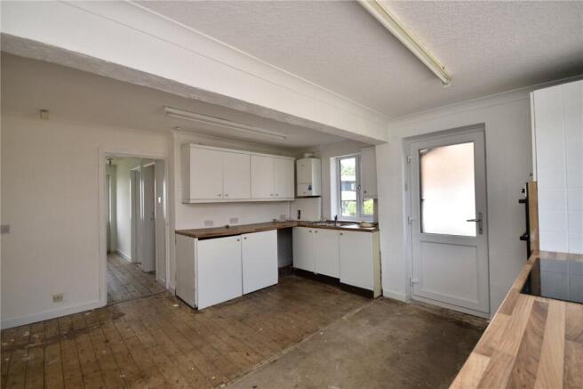 3 bed Semi-Detached for sale Image 10