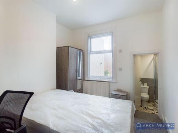 1 bed House of Multiple Occupation to rent Image 8