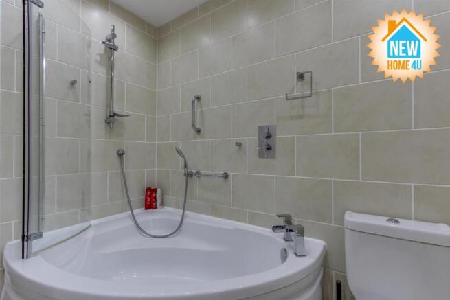 FAMILY BATHROOM: