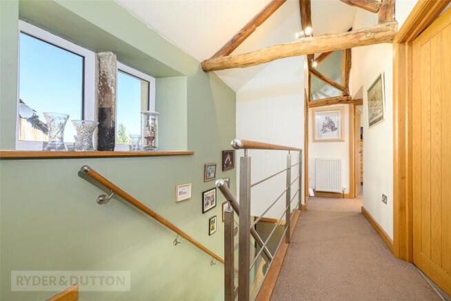 4 bed Semi-Detached for sale Image 11