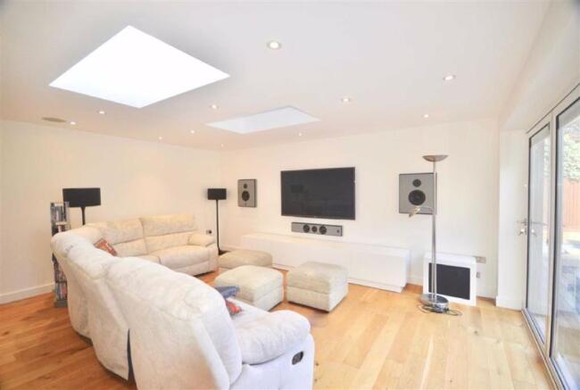 Lounge/TV Room
