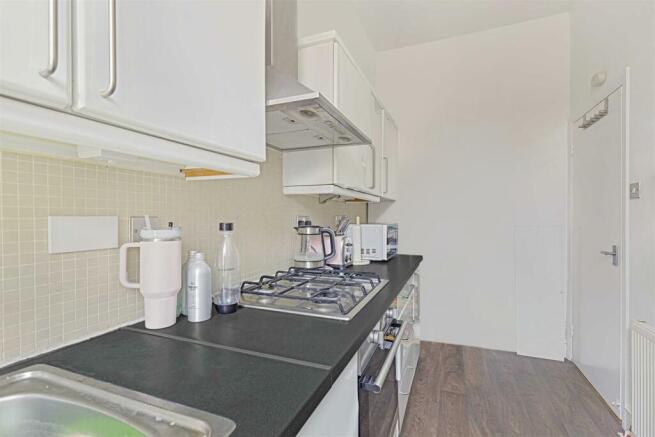 Kitchen (2).jpg