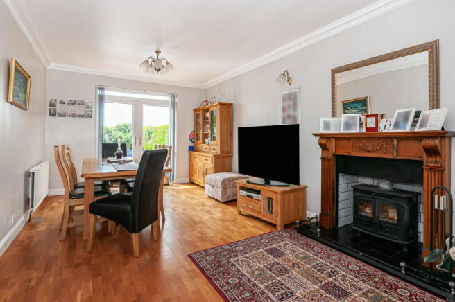 5 bed Detached for sale Image 4
