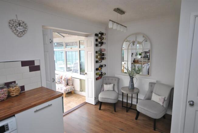 KITCHEN/ BREAKFAST ROOM