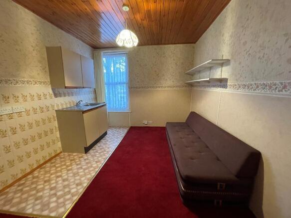 6 bed House for sale Image 5