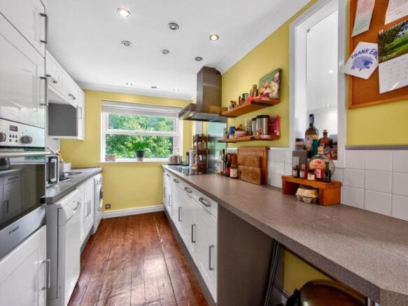 2 bed Apartment for sale Image 7